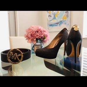 Monogram platform and belt set